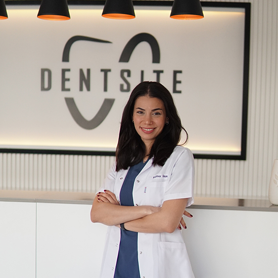 Periodontologist Dt. Elif Dilay ÜNAL